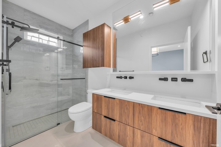 Photo 19 at 3180 Graveley Street, Renfrew VE, Vancouver East