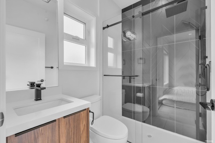 Photo 25 at 3180 Graveley Street, Renfrew VE, Vancouver East
