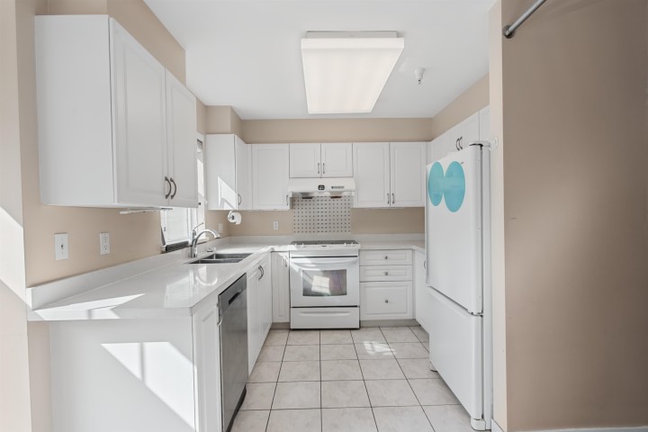 Photo 17 at 214 - 2105 W 42nd Avenue, Kerrisdale, Vancouver West