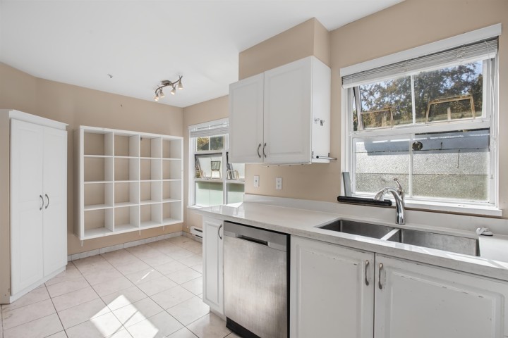 Photo 7 at 214 - 2105 W 42nd Avenue, Kerrisdale, Vancouver West