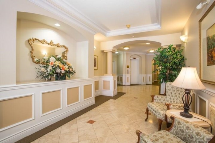 Photo 3 at 214 - 2105 W 42nd Avenue, Kerrisdale, Vancouver West