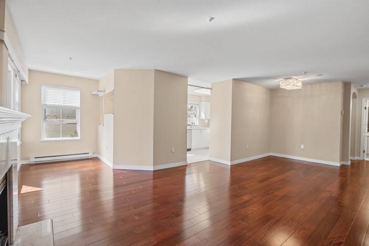 Photo 20 at 214 - 2105 W 42nd Avenue, Kerrisdale, Vancouver West