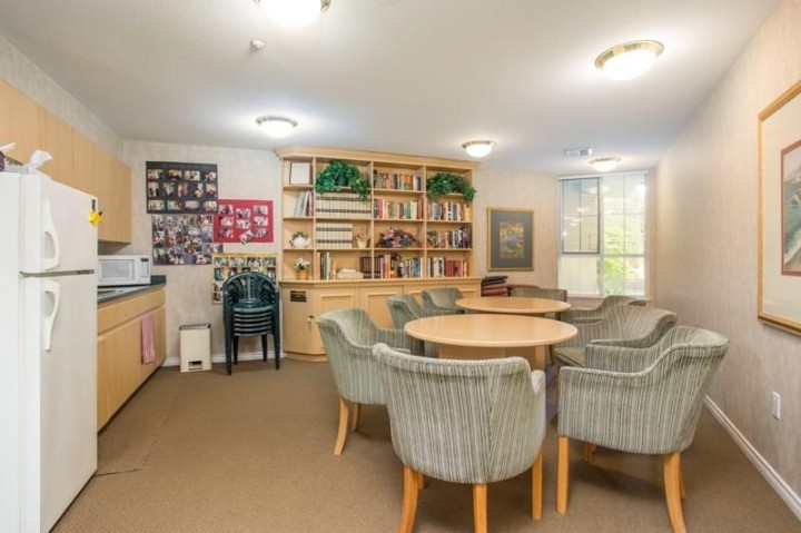 Photo 14 at 214 - 2105 W 42nd Avenue, Kerrisdale, Vancouver West