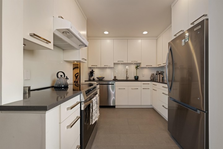 Photo 6 at 114 - 1420 Duchess Avenue, Ambleside, West Vancouver