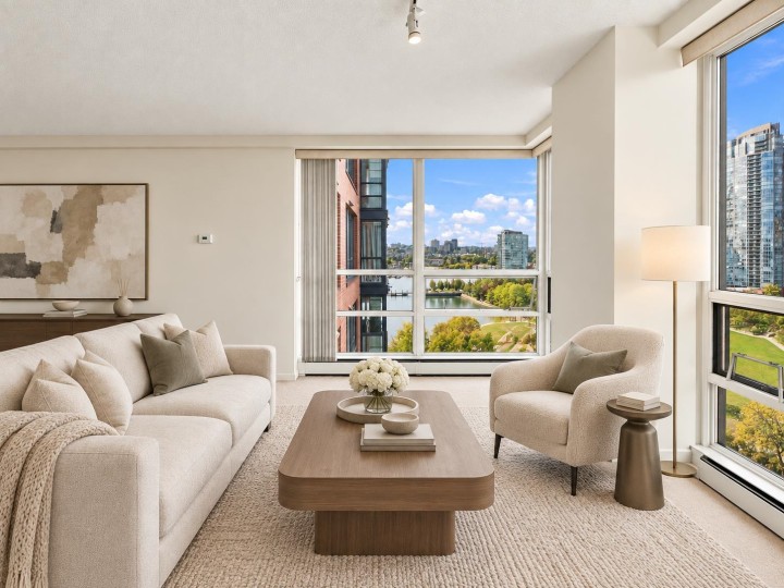 Photo 3 at 17D - 139 Drake Street, Yaletown, Vancouver West