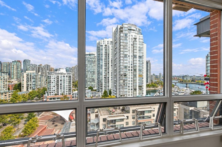 Photo 10 at 17D - 139 Drake Street, Yaletown, Vancouver West