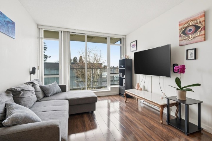 Photo 11 at 319 - 4818 Eldorado Mews, Collingwood VE, Vancouver East