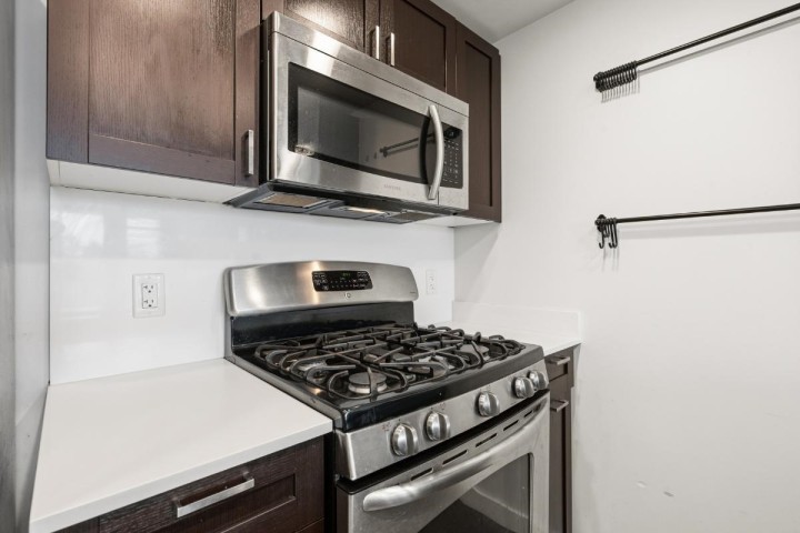 Photo 4 at 319 - 4818 Eldorado Mews, Collingwood VE, Vancouver East