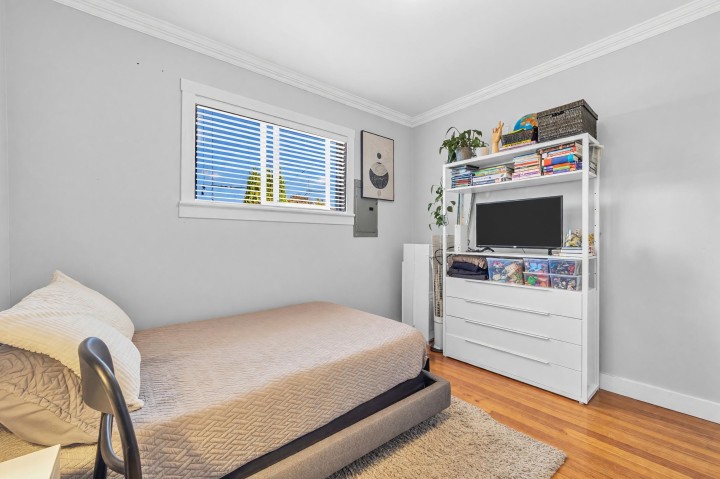 Photo 14 at 2317 Graveley Street, Grandview Woodland, Vancouver East