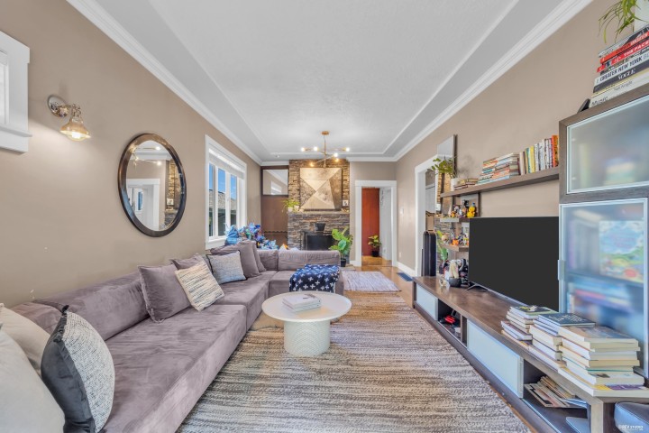 Photo 4 at 2317 Graveley Street, Grandview Woodland, Vancouver East