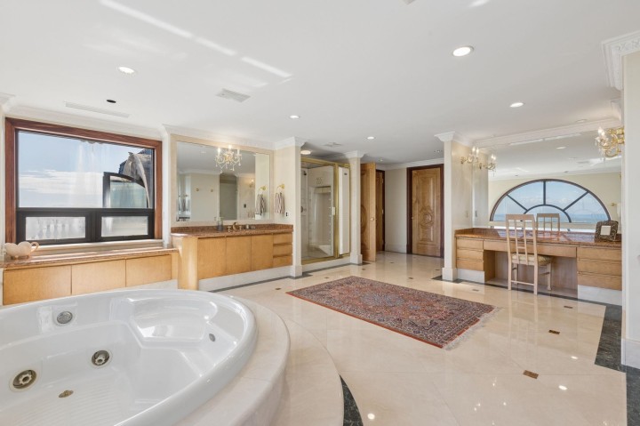 Photo 24 at 1471 Bramwell Road, Chartwell, West Vancouver