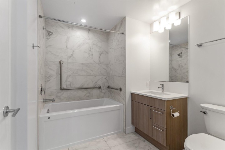 Photo 17 at 206 - 3365 E 4th Avenue, Renfrew VE, Vancouver East