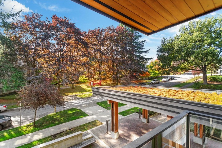 Photo 12 at 206 - 3365 E 4th Avenue, Renfrew VE, Vancouver East