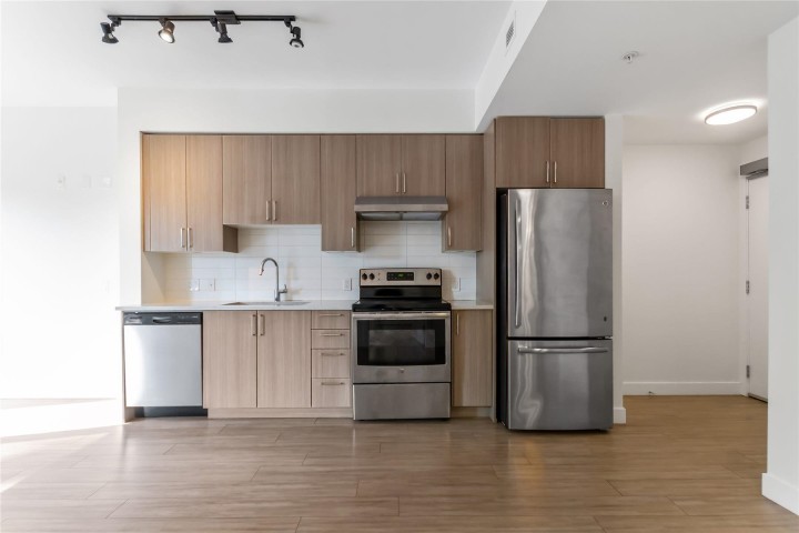 Photo 7 at 206 - 3365 E 4th Avenue, Renfrew VE, Vancouver East