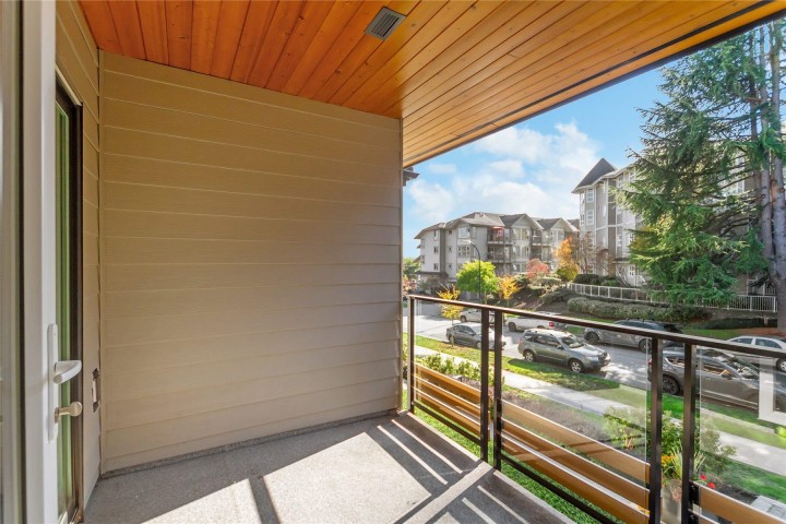 Photo 10 at 206 - 3365 E 4th Avenue, Renfrew VE, Vancouver East