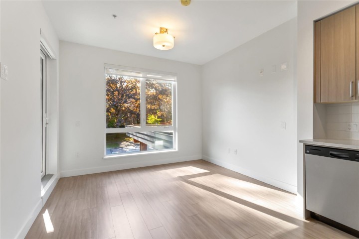 Photo 4 at 206 - 3365 E 4th Avenue, Renfrew VE, Vancouver East
