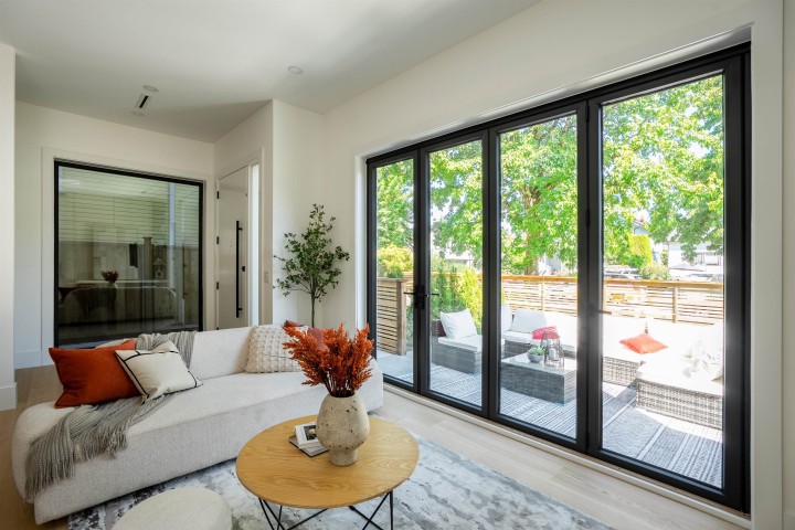 Photo 6 at 1 - 356 E 40th Avenue, Main, Vancouver East