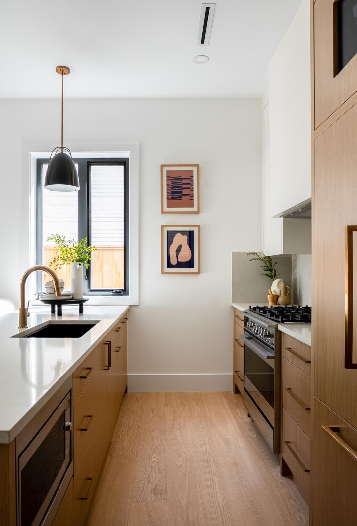 Photo 3 at 1 - 356 E 40th Avenue, Main, Vancouver East