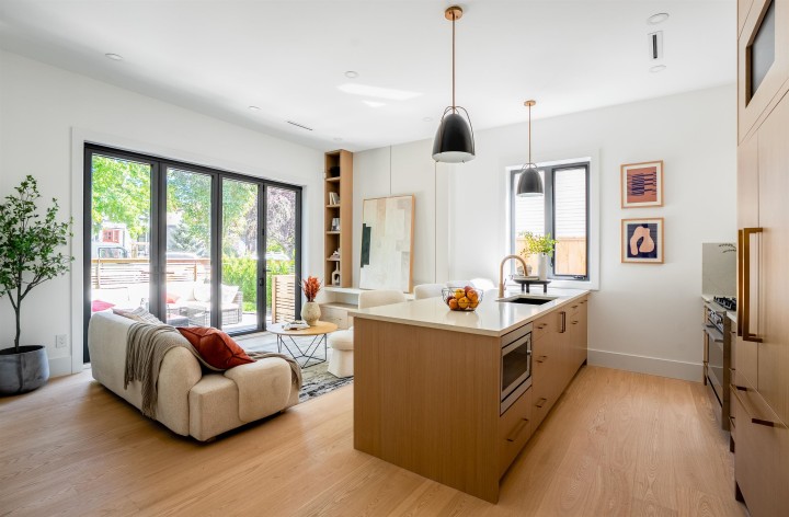 Photo 5 at 1 - 356 E 40th Avenue, Main, Vancouver East