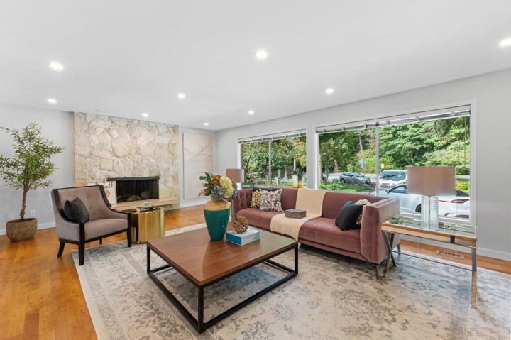 Photo 3 at 5670 Kullahun Drive, University VW, Vancouver West
