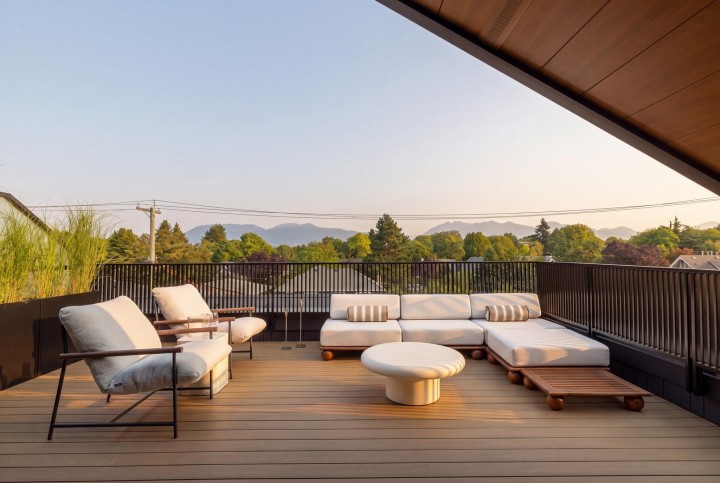 Photo 1 at 2 - 3185 Vine Street, Kitsilano, Vancouver West