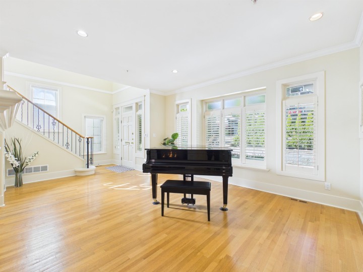 Photo 2 at 4420 Collingwood Street, Dunbar, Vancouver West
