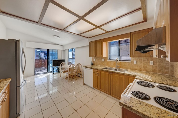 Photo 2 at 3056 E 28th Avenue, Renfrew Heights, Vancouver East