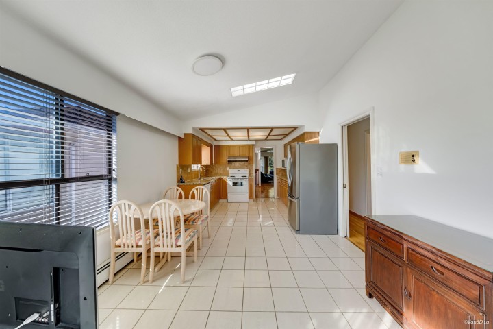 Photo 9 at 3056 E 28th Avenue, Renfrew Heights, Vancouver East