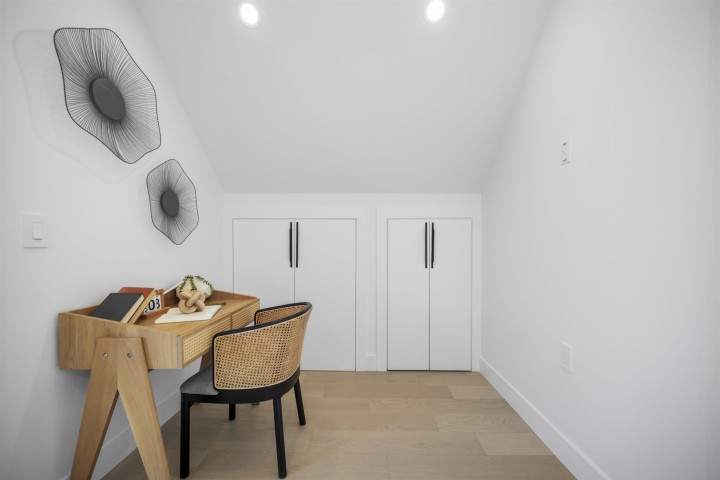 Photo 13 at 2 - 5033 Prince Albert Street, Fraser VE, Vancouver East