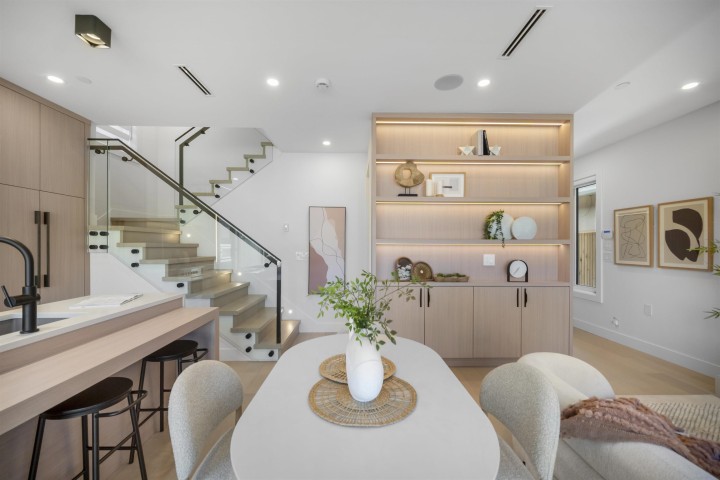 Photo 4 at 2 - 5033 Prince Albert Street, Fraser VE, Vancouver East