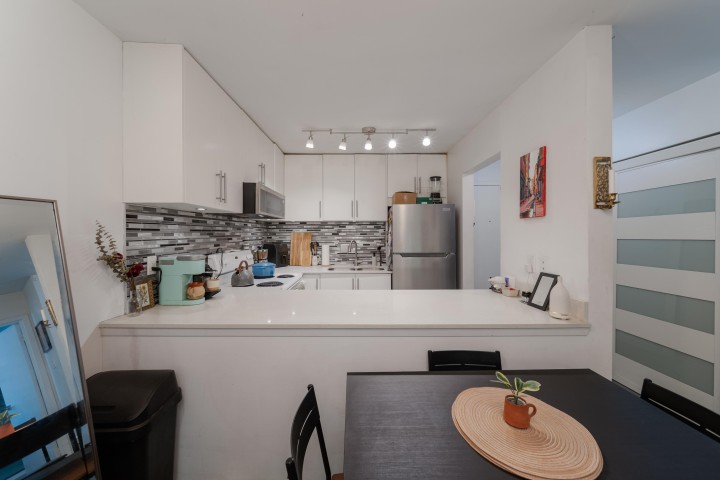 Photo 7 at 201 - 1425 Cypress Street, Kitsilano, Vancouver West