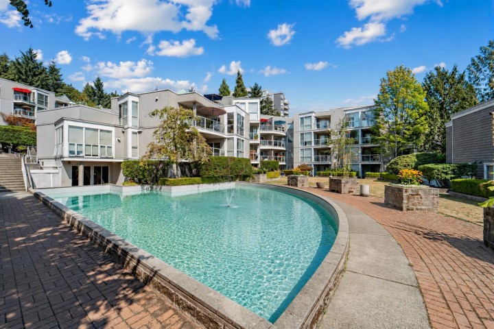 Photo 15 at 312 - 8450 Jellicoe Street, South Marine, Vancouver East