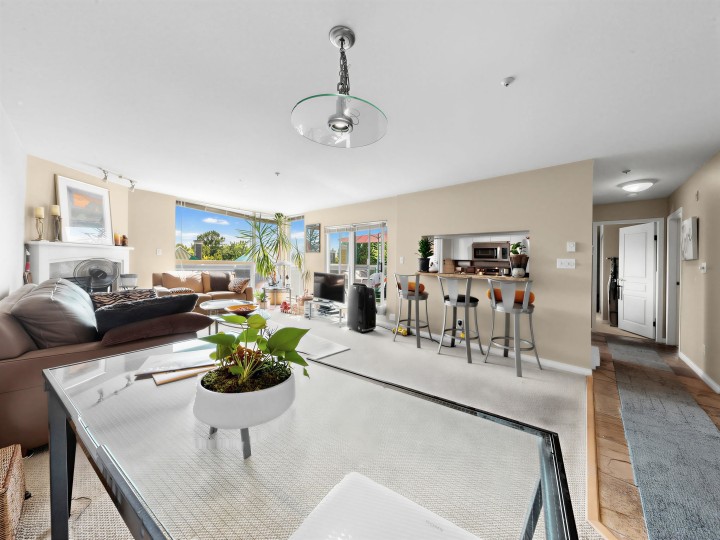 Photo 4 at 312 - 8450 Jellicoe Street, South Marine, Vancouver East