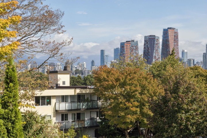 Photo 2 at 206 - 2120 W 2nd Avenue, Kitsilano, Vancouver West
