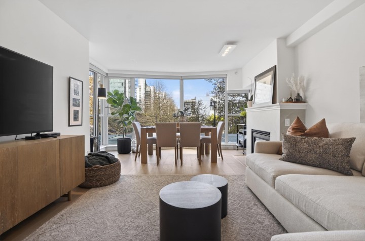 Photo 1 at 305 - 560 Cardero Street, Coal Harbour, Vancouver West