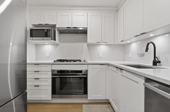 Photo 10 at 305 - 560 Cardero Street, Coal Harbour, Vancouver West