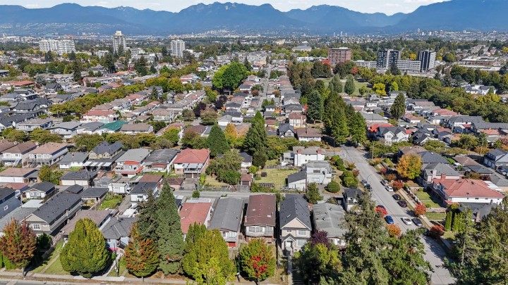 Photo 6 at 2671 E 41st Avenue, Collingwood VE, Vancouver East