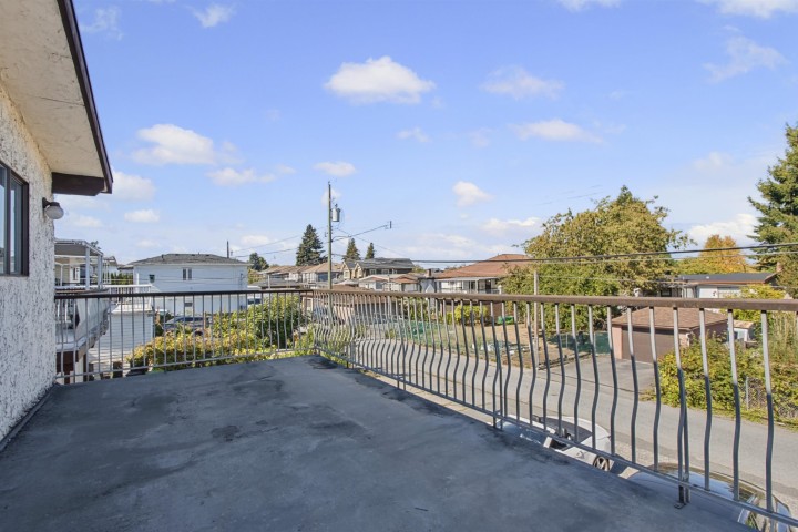 Photo 3 at 2671 E 41st Avenue, Collingwood VE, Vancouver East