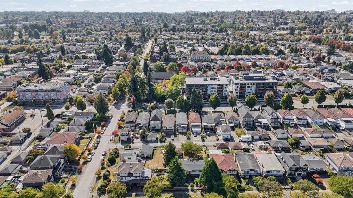 Photo 11 at 2671 E 41st Avenue, Collingwood VE, Vancouver East