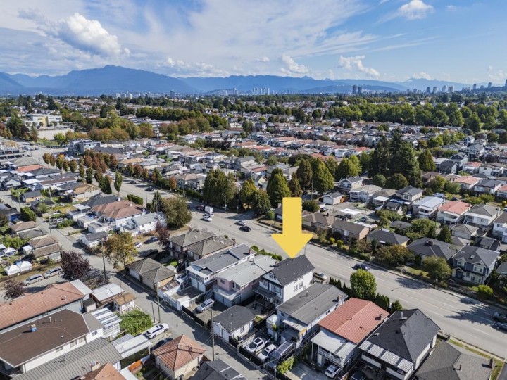 Photo 3 at 6751 Knight Street, South Vancouver, Vancouver East