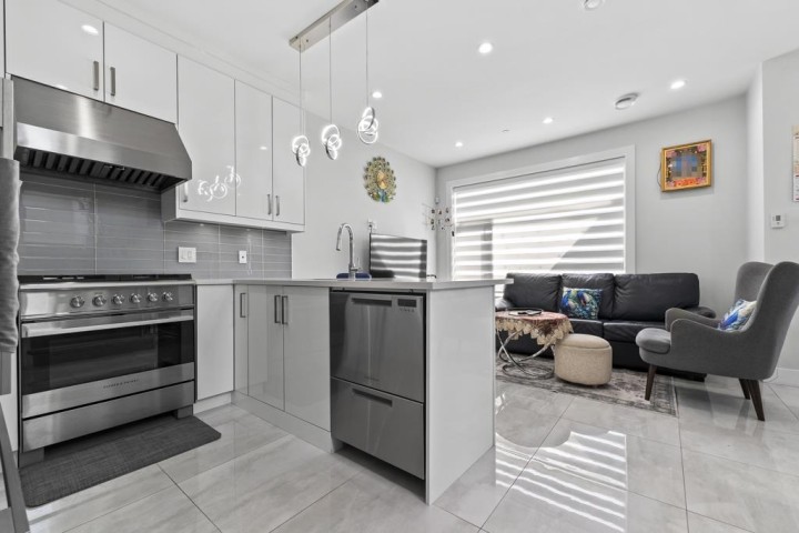 Photo 10 at 6751 Knight Street, South Vancouver, Vancouver East