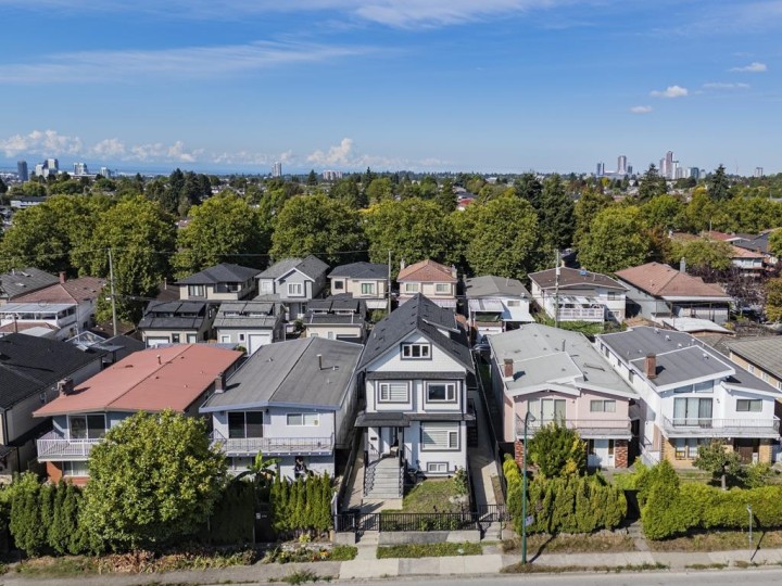 Photo 4 at 6751 Knight Street, South Vancouver, Vancouver East