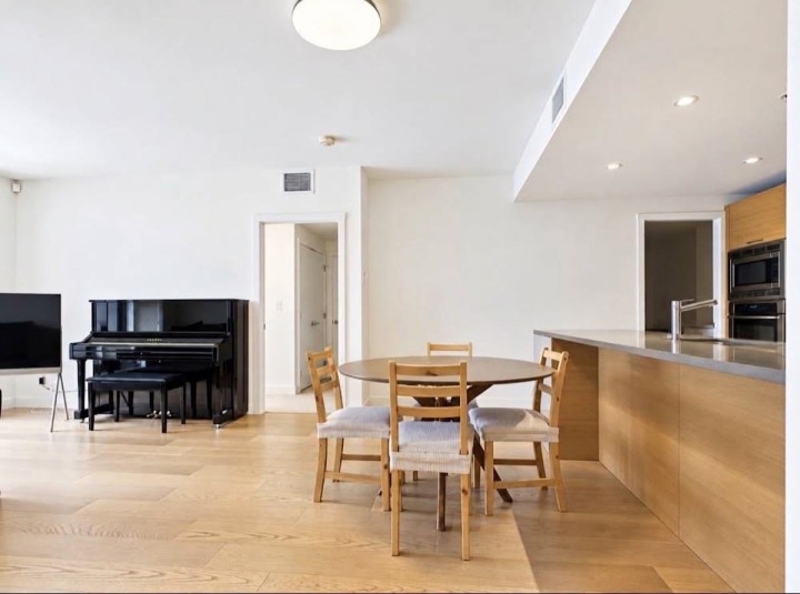 Photo 8 at 311 - 1561 W 57th Avenue, South Granville, Vancouver West