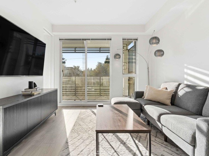 Photo 2 at 306 - 6677 Cambie Street, South Cambie, Vancouver West