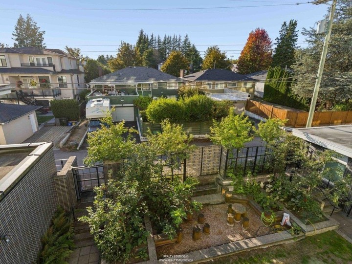Photo 33 at 306 - 6677 Cambie Street, South Cambie, Vancouver West