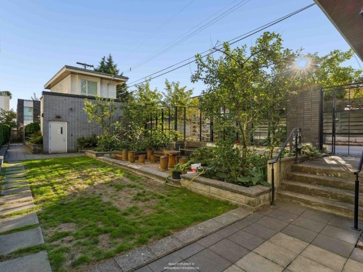 Photo 35 at 306 - 6677 Cambie Street, South Cambie, Vancouver West