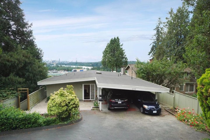 Photo 2 at 850 Esquimalt Avenue, Sentinel Hill, West Vancouver