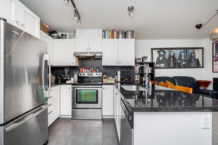Photo 26 at 423 - 738 E 29th Avenue, Fraser VE, Vancouver East