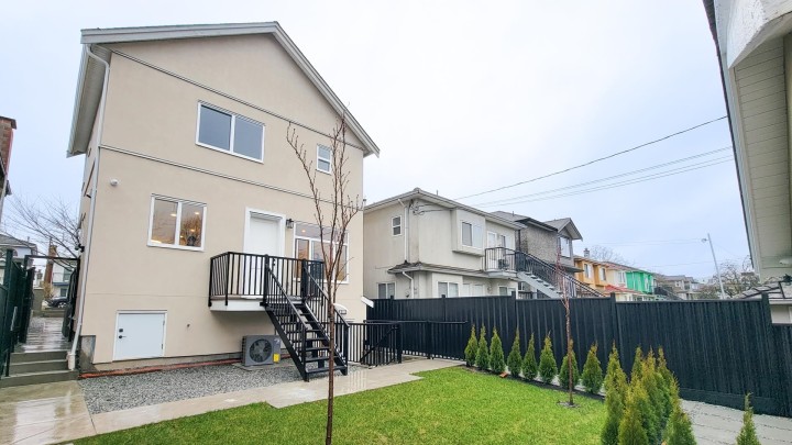 Photo 3 at 3433 E 23rd Avenue, Renfrew Heights, Vancouver East