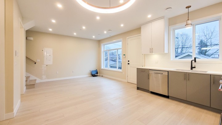 Photo 4 at 3433 E 23rd Avenue, Renfrew Heights, Vancouver East